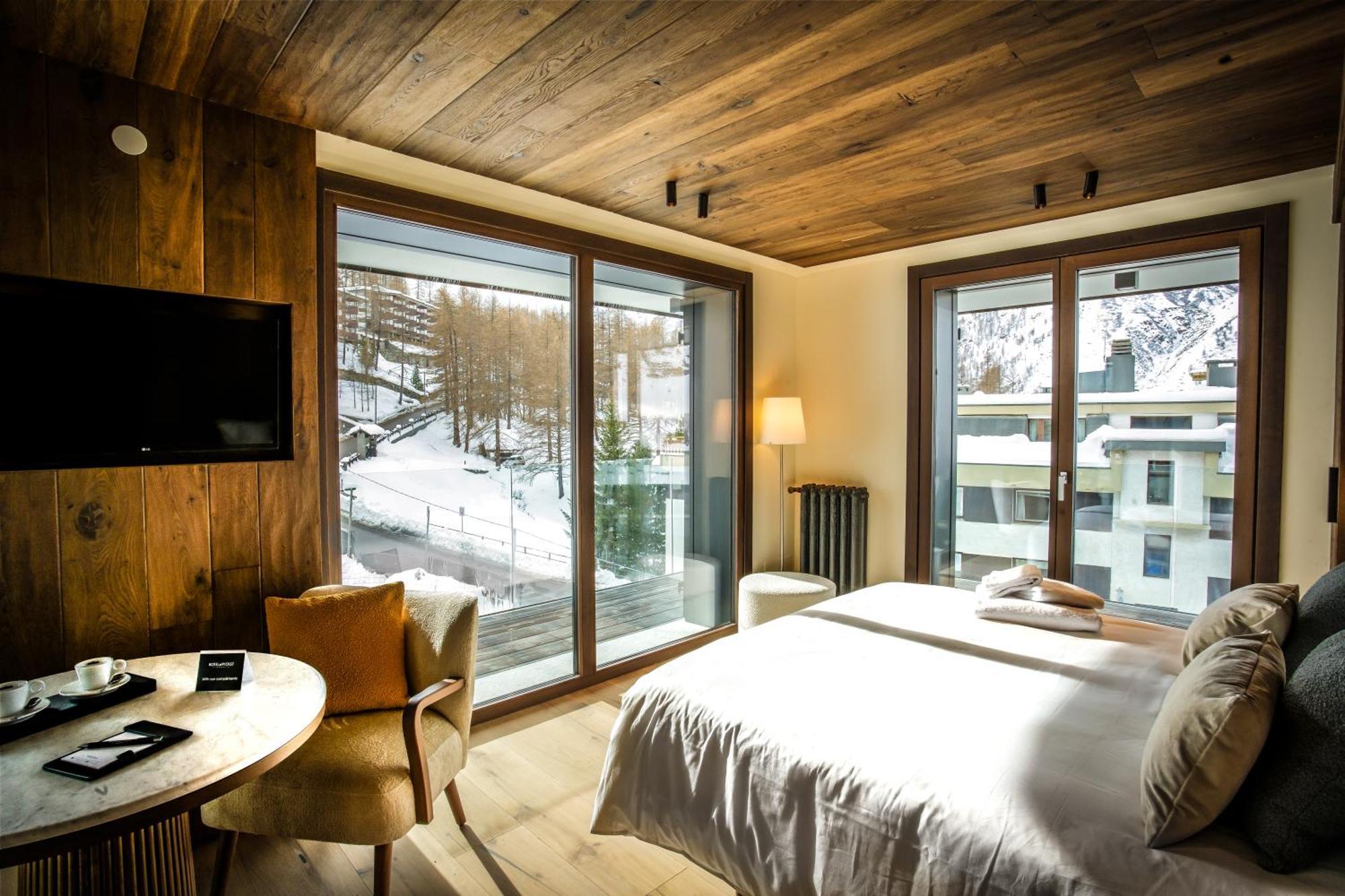 Hotel Al Piolet بيريوِل تْشيرفينيا المظهر الخارجي الصورة